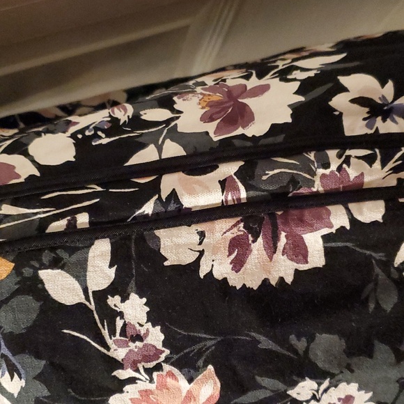 White House Black Market Women's Black Floral Skirt - Size 14 - Picture 3 of 9